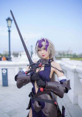 女保险销售员5